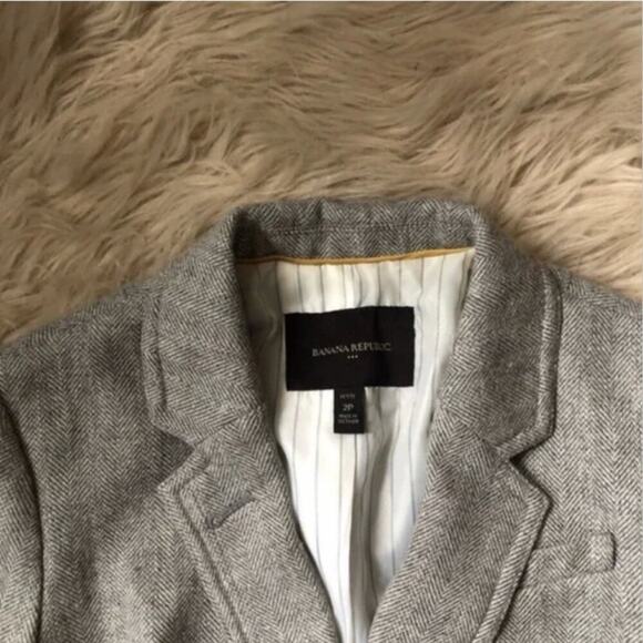 Banana Republic Grey Herringbone Wool Academy Blazer - Picture 5 of 6